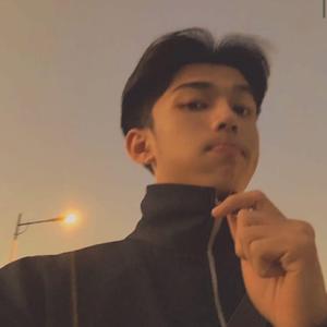 老师憋不住穿小内内尿急知乎
